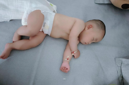 防城港怀孕肚子撑的难受